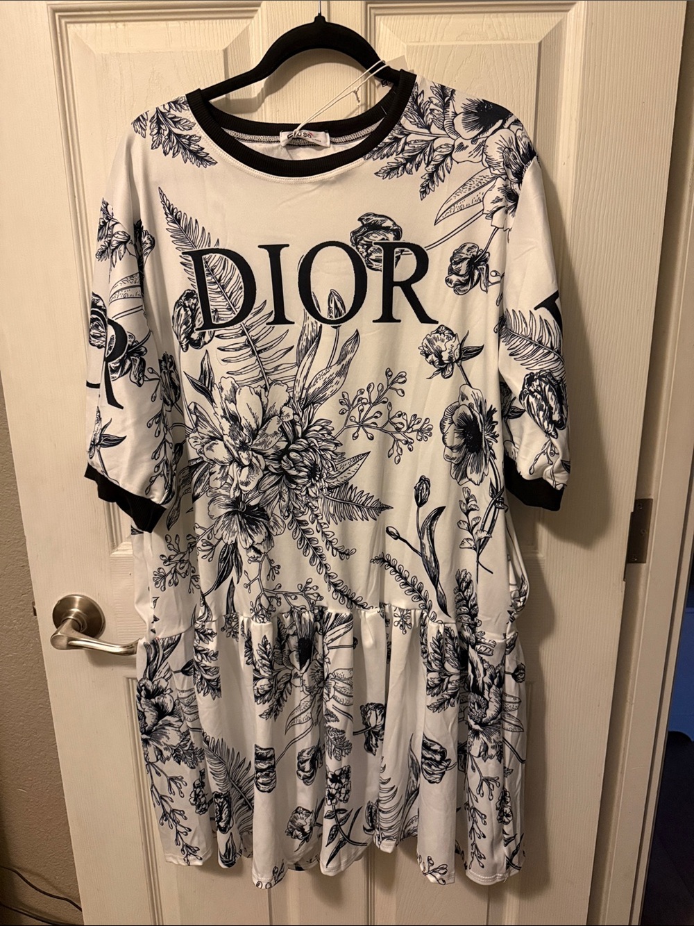 So So base Black and White Dress Floral Like Dior Logo